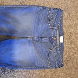 Crown and Ivy  14p or short and light blue skinny